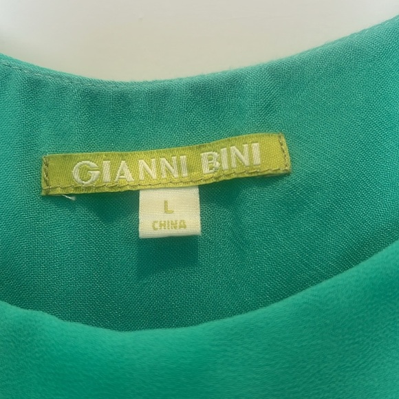 Gianni Bini green Ruffle One Piece romper size large. - Picture 8 of 8